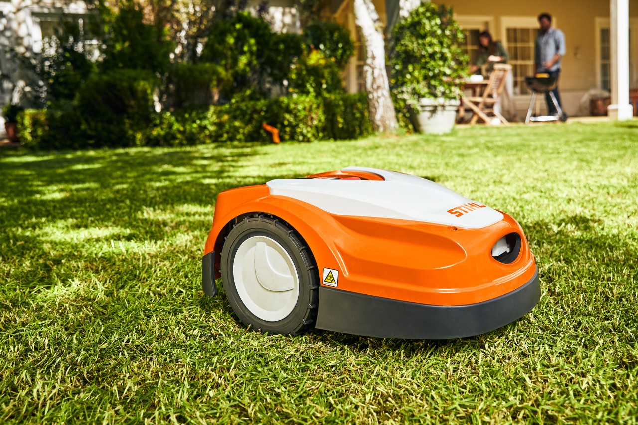 iMOW® Mähroboter intelligent mähen STIHL